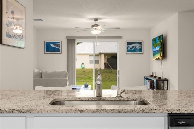 8275 105th Court, Vero Beach, FL 32967