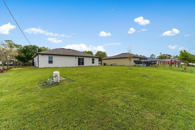 8275 105th Court, Vero Beach, FL 32967