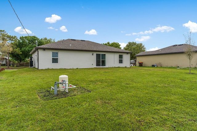 8275 105th Court, Vero Beach, FL 32967