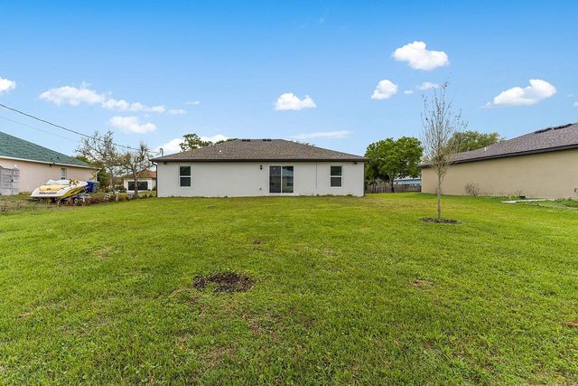 8275 105th Court, Vero Beach, FL 32967