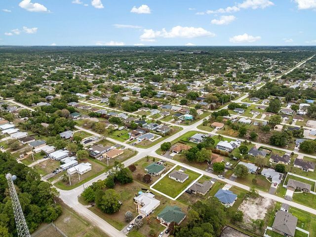 8275 105th Court, Vero Beach, FL 32967