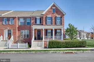 39 MEADOW CREEK LANE, Mechanicsburg, PA 17050