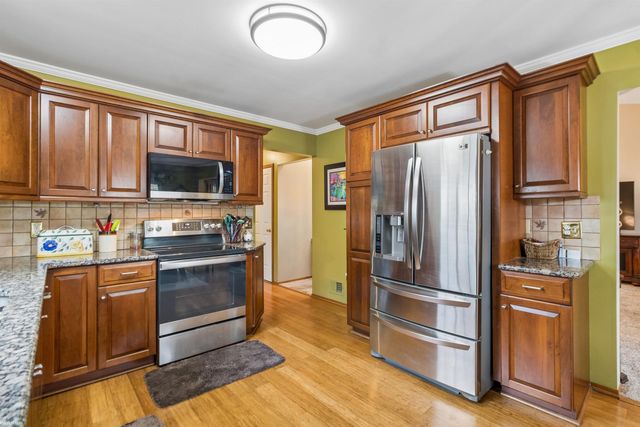 22480 Clearwater Drive, Macomb, MI 48044