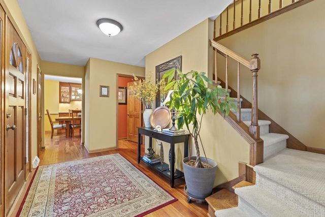 W140N5331 St. Andrews CIRCLE, Menomonee Falls, WI 53051