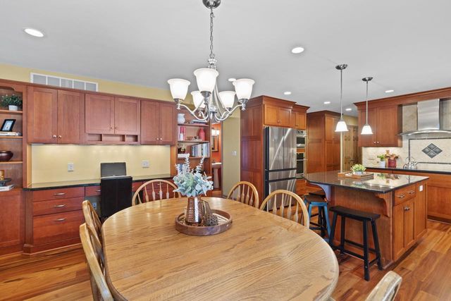 W140N5331 St. Andrews CIRCLE, Menomonee Falls, WI 53051