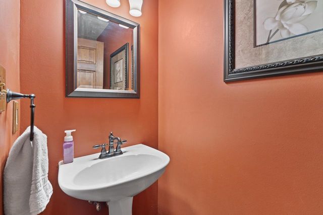 W140N5331 St. Andrews CIRCLE, Menomonee Falls, WI 53051