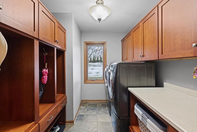 W140N5331 St. Andrews CIRCLE, Menomonee Falls, WI 53051