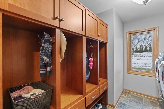 W140N5331 St. Andrews CIRCLE, Menomonee Falls, WI 53051