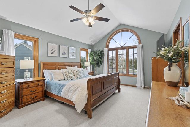 W140N5331 St. Andrews CIRCLE, Menomonee Falls, WI 53051