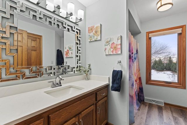 W140N5331 St. Andrews CIRCLE, Menomonee Falls, WI 53051