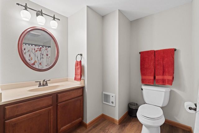 W140N5331 St. Andrews CIRCLE, Menomonee Falls, WI 53051