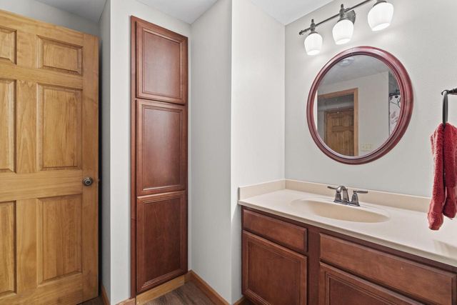 W140N5331 St. Andrews CIRCLE, Menomonee Falls, WI 53051