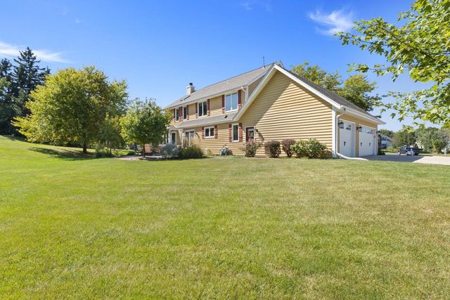 W140N5331 St. Andrews CIRCLE, Menomonee Falls, WI 53051