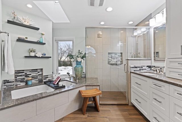 W140N5331 St. Andrews CIRCLE, Menomonee Falls, WI 53051