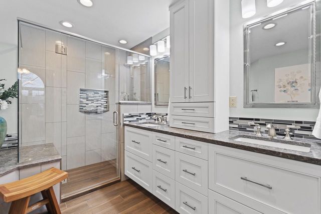 W140N5331 St. Andrews CIRCLE, Menomonee Falls, WI 53051