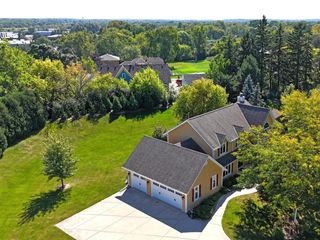 W140N5331 St. Andrews CIRCLE, Menomonee Falls, WI 53051