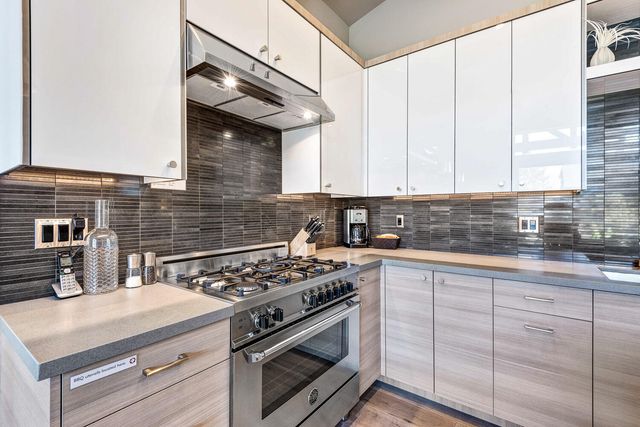 19110 Gateway Loop, Bend, OR 97702