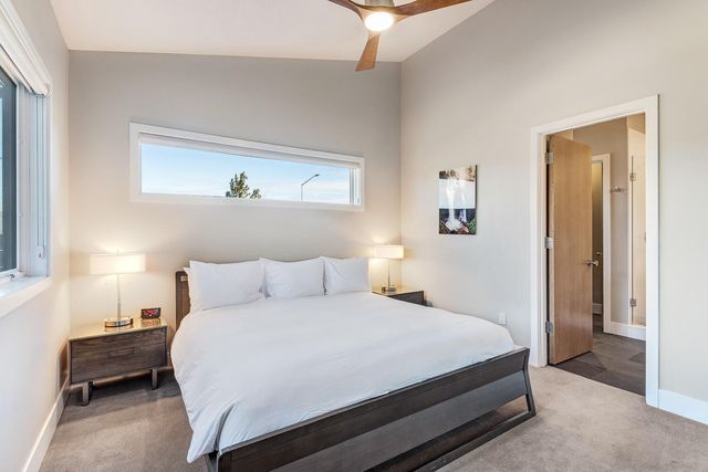 19110 Gateway Loop, Bend, OR 97702