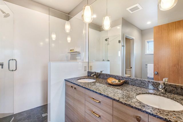 19110 Gateway Loop, Bend, OR 97702