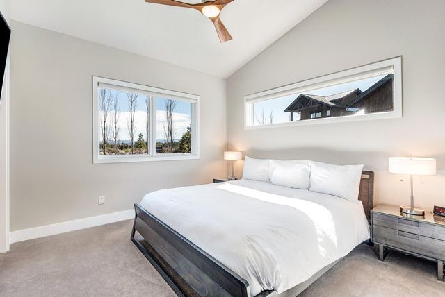 19110 Gateway Loop, Bend, OR 97702