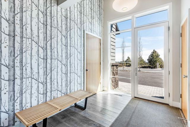 19110 Gateway Loop, Bend, OR 97702