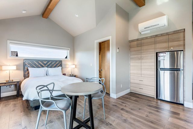 19110 Gateway Loop, Bend, OR 97702