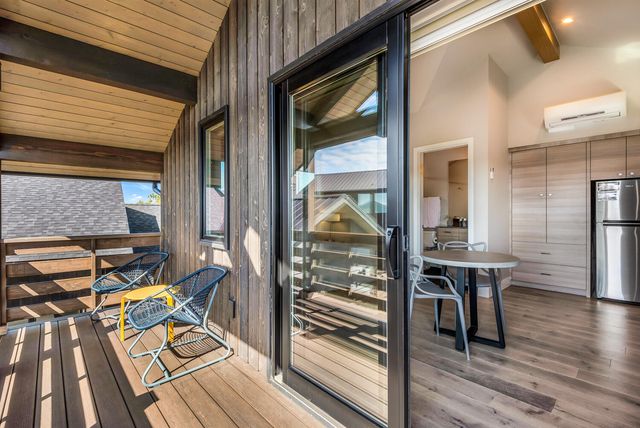 19110 Gateway Loop, Bend, OR 97702