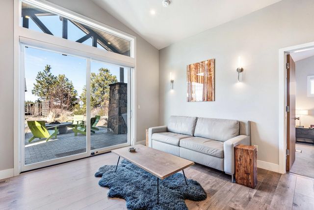 19110 Gateway Loop, Bend, OR 97702