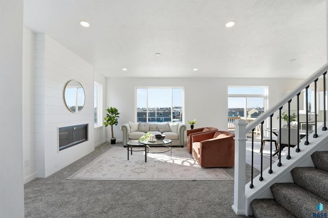 325 S Willow Spring Dr Drive, Sioux Falls, SD 57110