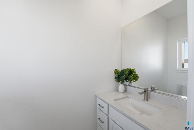 325 S Willow Spring Dr Drive, Sioux Falls, SD 57110