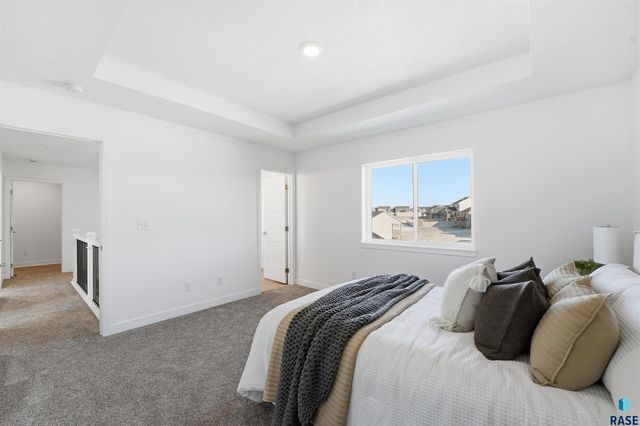 325 S Willow Spring Dr Drive, Sioux Falls, SD 57110