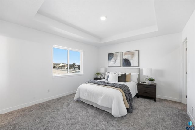 325 S Willow Spring Dr Drive, Sioux Falls, SD 57110