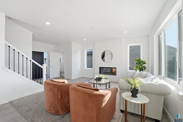 325 S Willow Spring Dr Drive, Sioux Falls, SD 57110