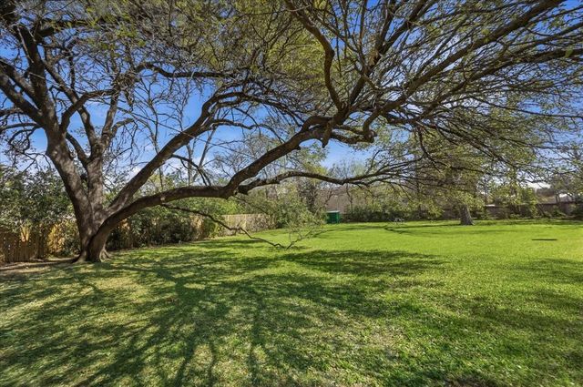 6321 Greenway Road, Fort Worth, TX 76116