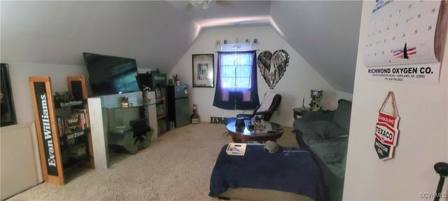 21 Old Memorial Dr, Sandston, VA 23150