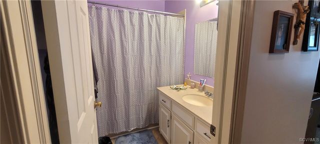 21 Old Memorial Dr, Sandston, VA 23150
