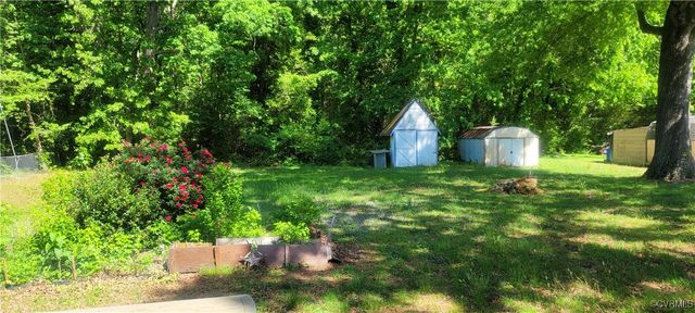 21 Old Memorial Dr, Sandston, VA 23150
