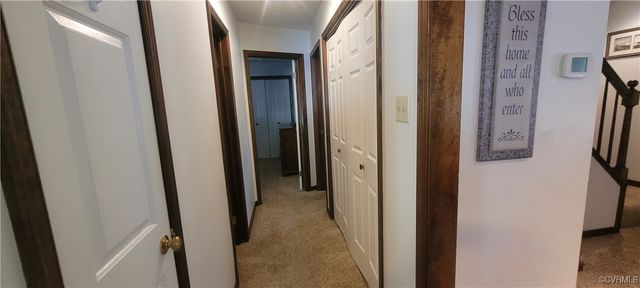 21 Old Memorial Dr, Sandston, VA 23150