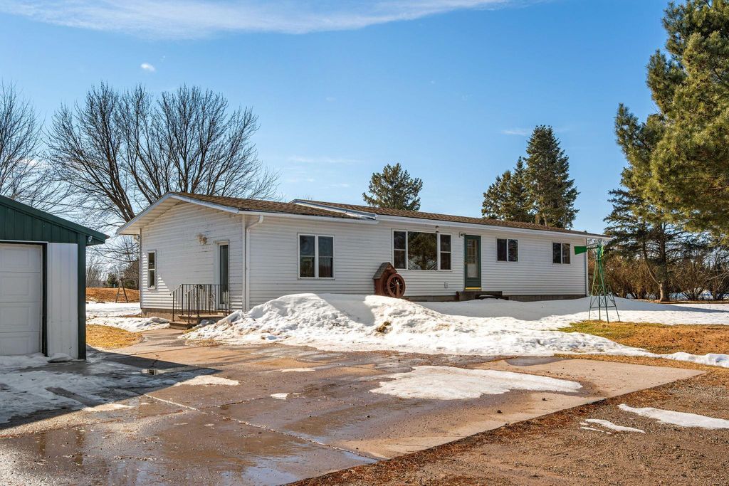 2565 195th Avenue, Mora, MN 55051
