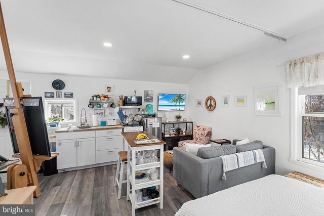 214 E JUNIPER AVE, Wildwood, NJ 08260