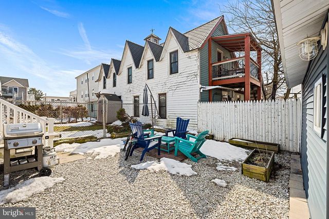 214 E JUNIPER AVE, Wildwood, NJ 08260