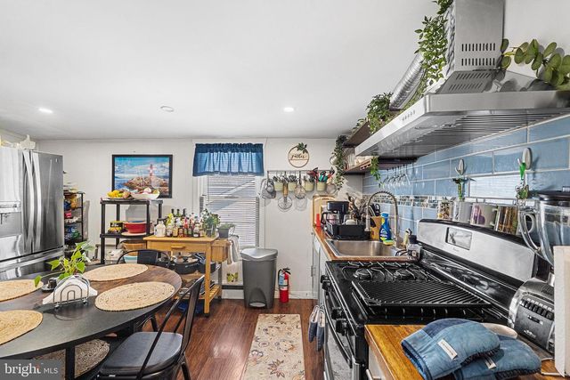 214 E JUNIPER AVE, Wildwood, NJ 08260