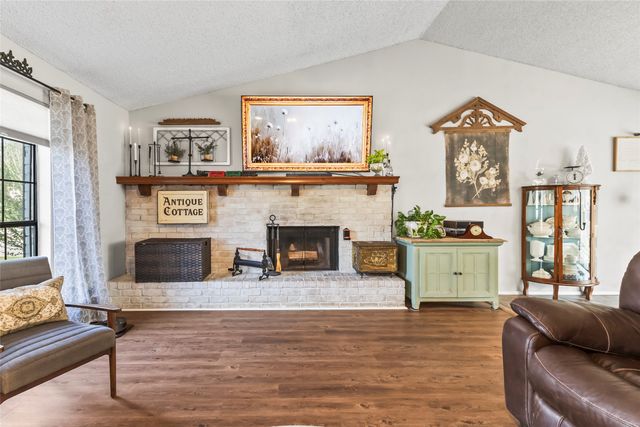 3906 Castlehill Court, Arlington, TX 76016