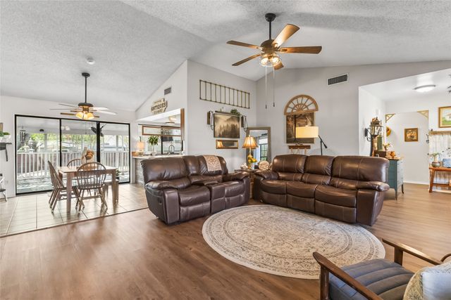 3906 Castlehill Court, Arlington, TX 76016