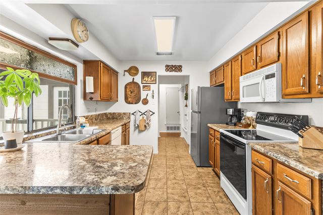 3906 Castlehill Court, Arlington, TX 76016