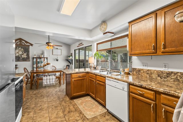 3906 Castlehill Court, Arlington, TX 76016