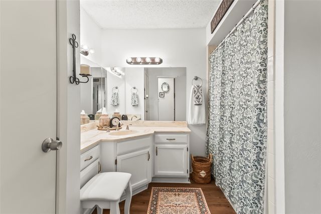 3906 Castlehill Court, Arlington, TX 76016