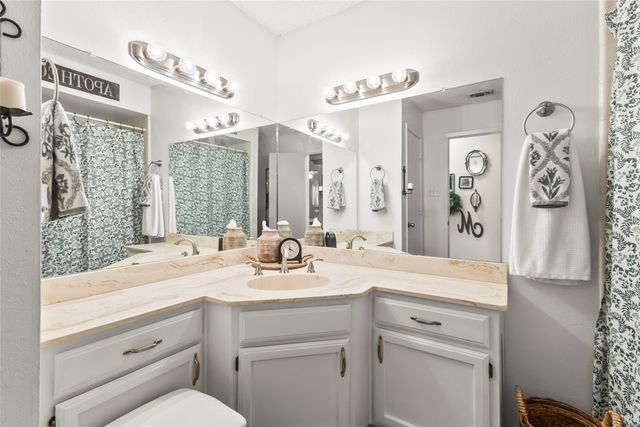 3906 Castlehill Court, Arlington, TX 76016