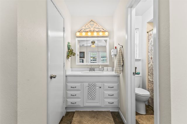 3906 Castlehill Court, Arlington, TX 76016