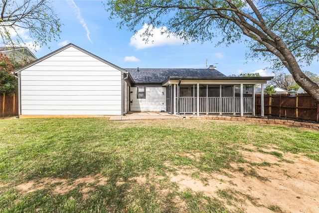 3906 Castlehill Court, Arlington, TX 76016